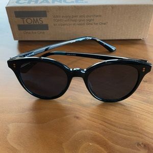 TOMS Black Aaryn Sunglass